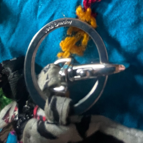 Cute penguin Vera Bradley card case. Measures apx 3 x 5” excellent condition. - Picture 7 of 8